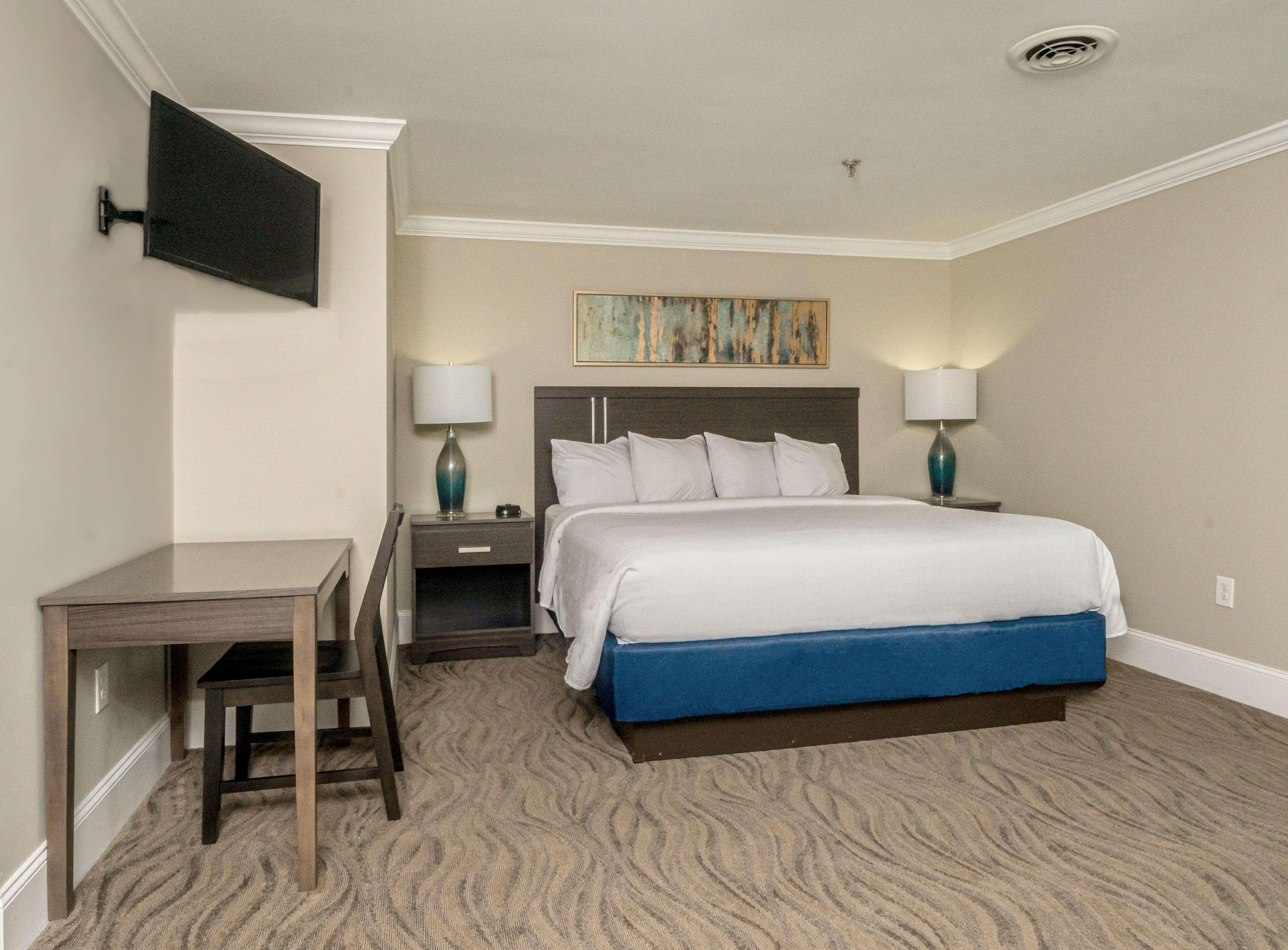 Bask Hotel At Big Rock Landing Morehead City Eksteriør bilde