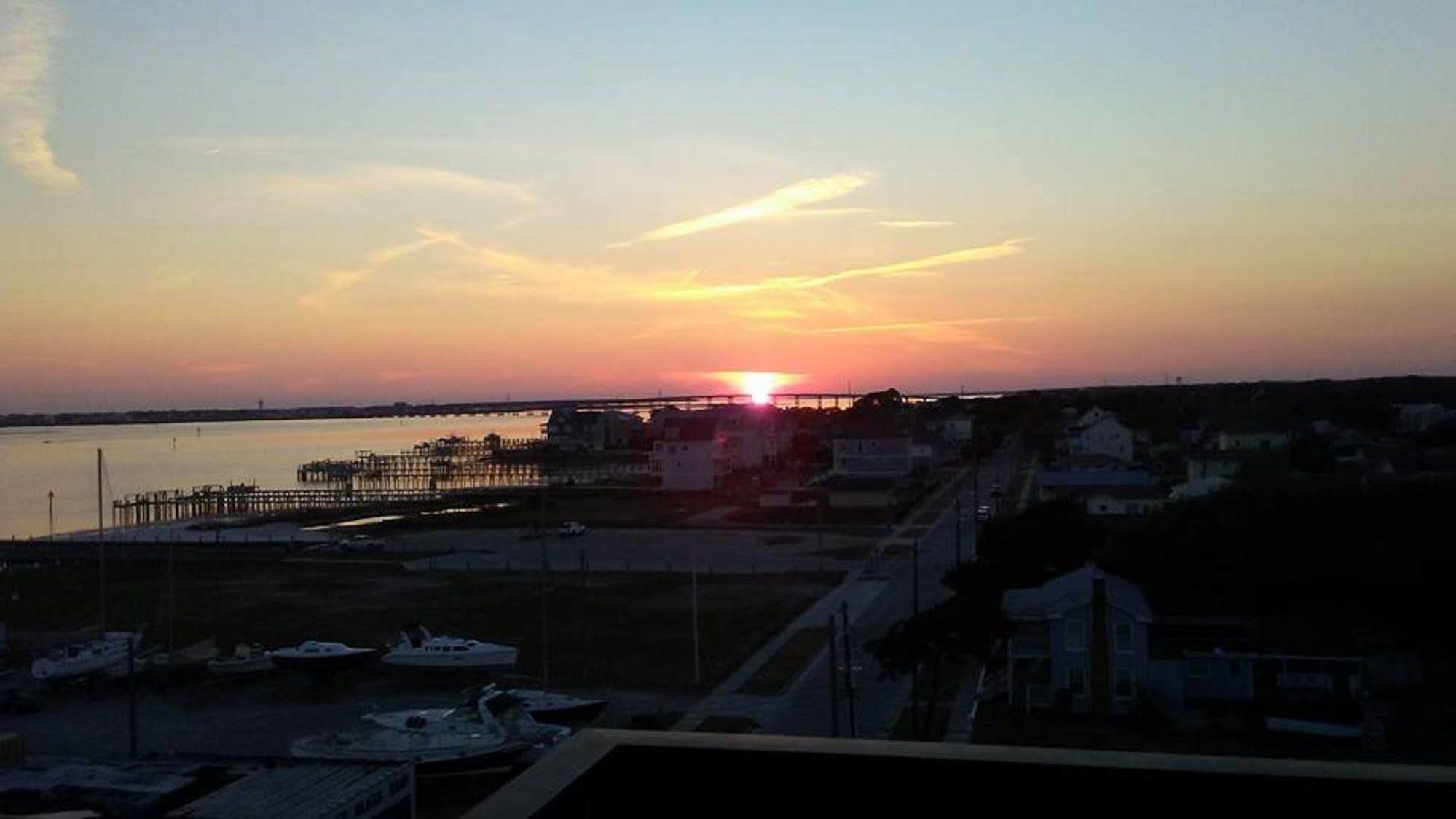 Bask Hotel At Big Rock Landing Morehead City Eksteriør bilde