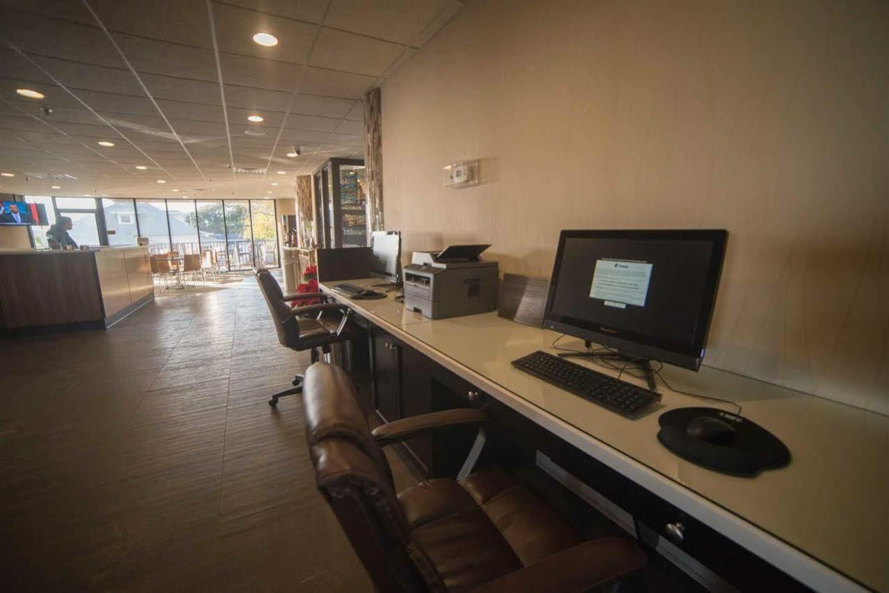 Bask Hotel At Big Rock Landing Morehead City Eksteriør bilde